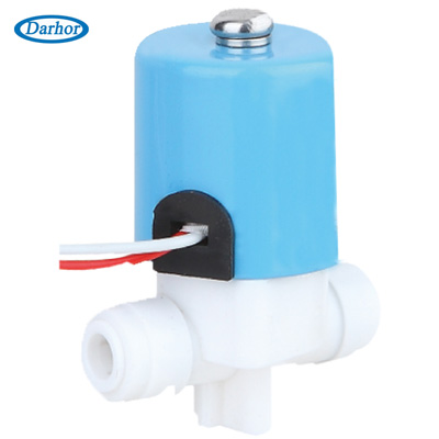 Small plastic solenoid valve