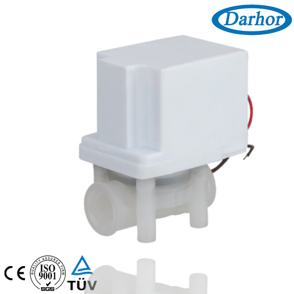 Small plastic solenoid valve